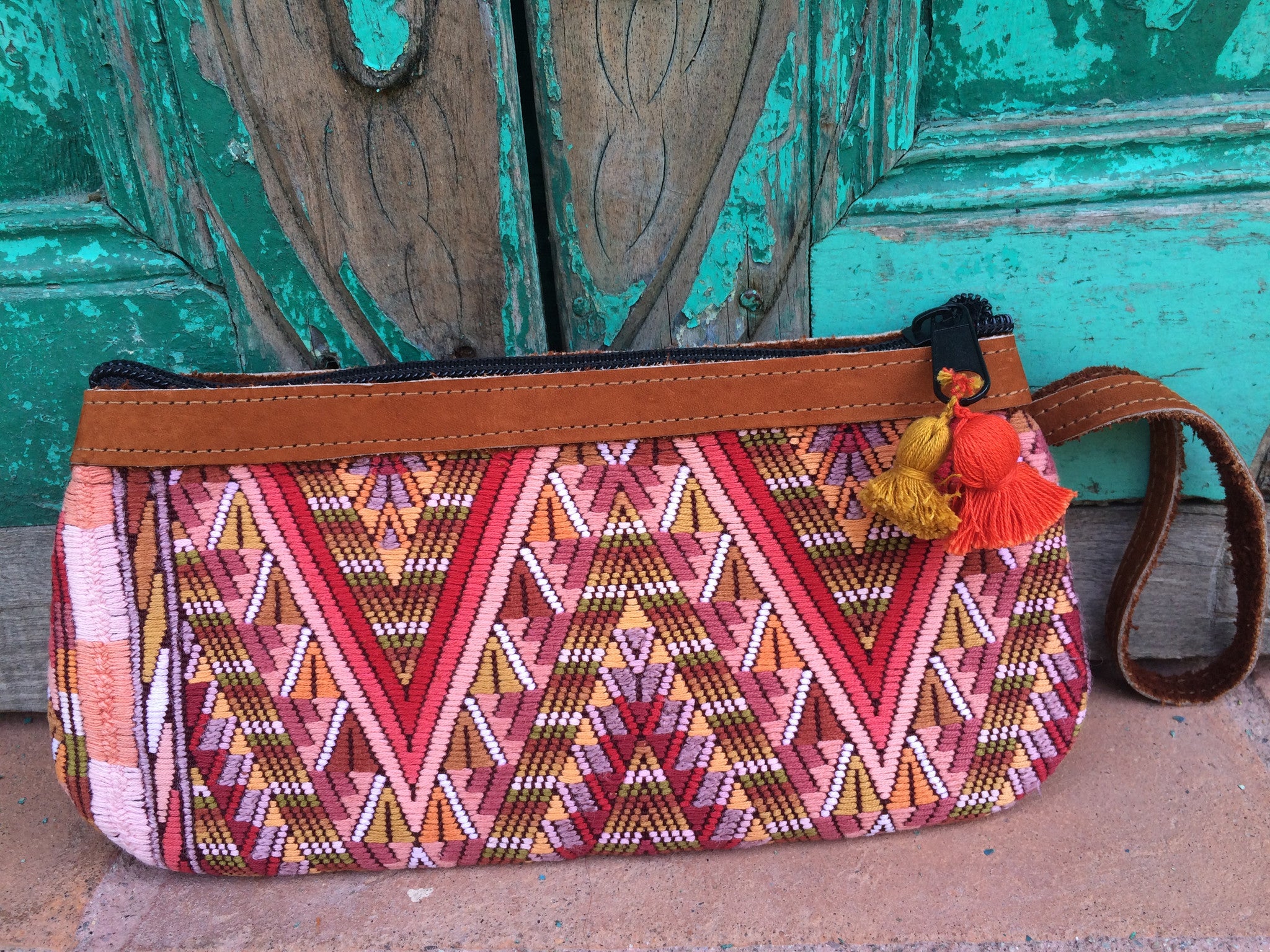 Mi Cosita Wristlet  "Peach Cobbler"